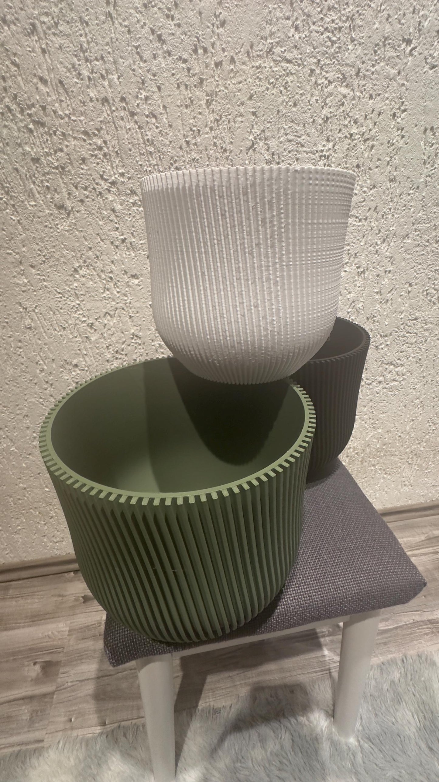 Blumentopf Barhöft - twisted Style  - stilvoller Übertopf wasserdicht