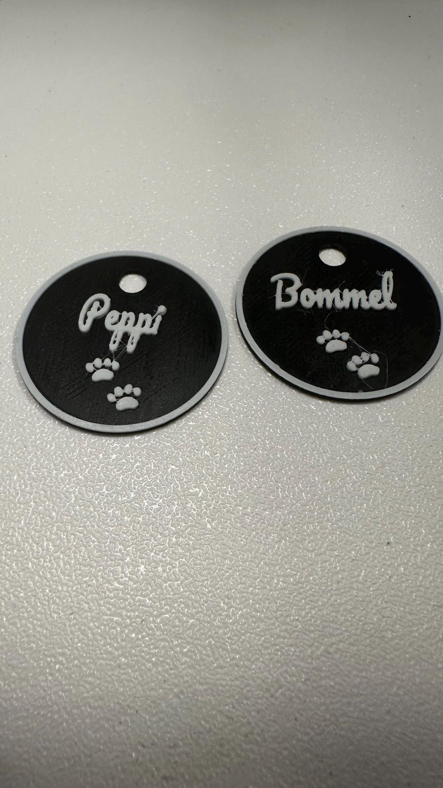 Tiermarke / Hundemarke / Katzenmarke / Schlüsselanhänger "Rund" mit Gravur